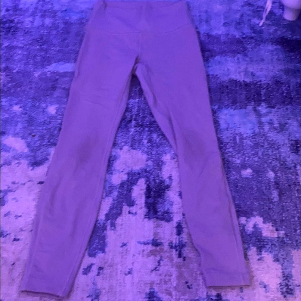 Light purple Lululemon wonder under leggings